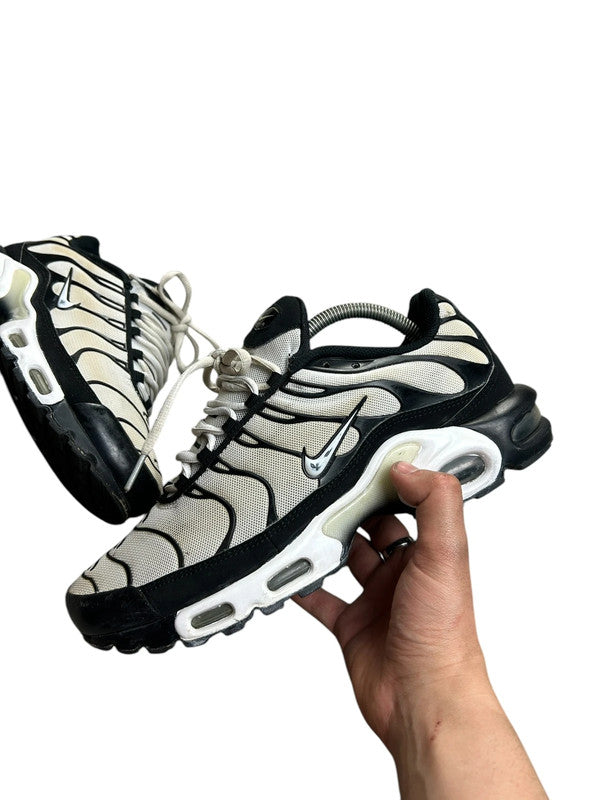 Nike air max plus tn white black